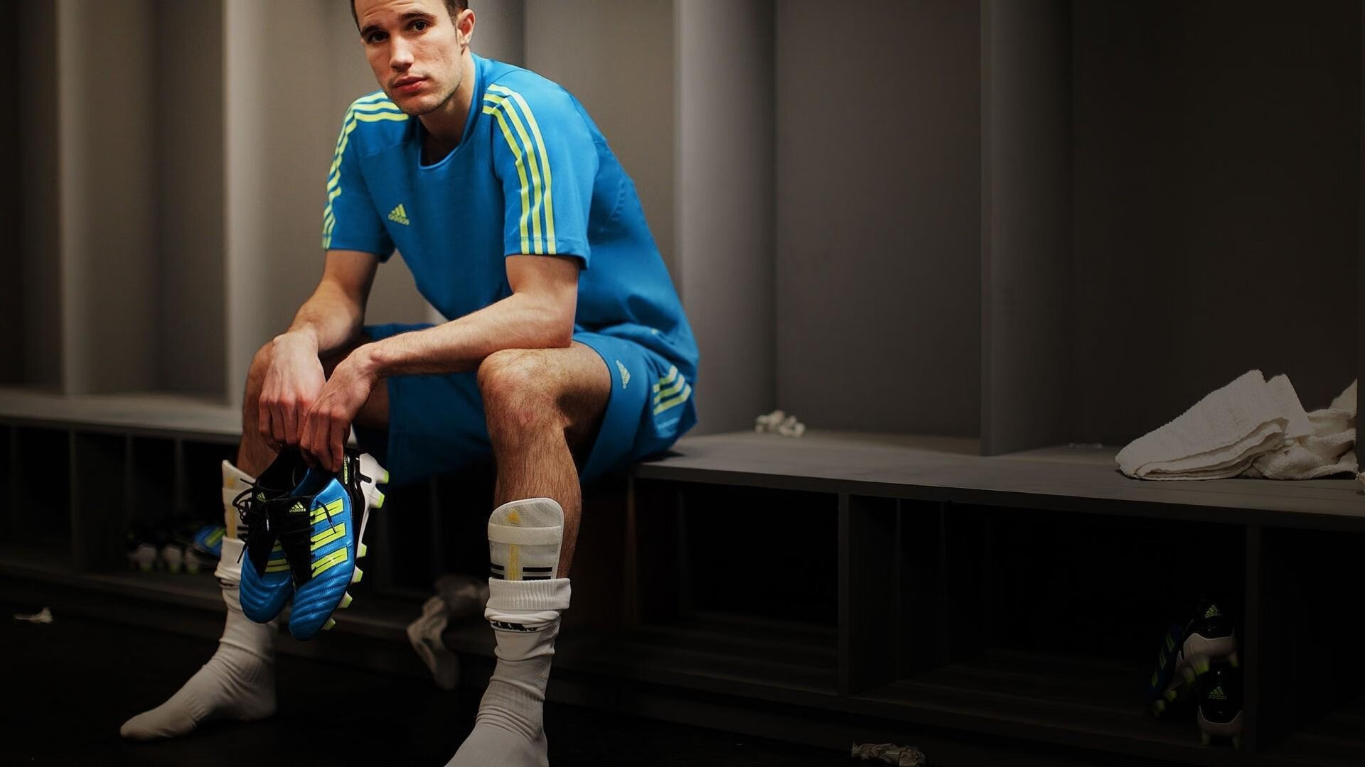 kaiyun入口-怒摔水瓶，燃爆全场，德布劳内的情绪失控与波尔图的无声抗议，德布劳内怒摔水瓶，波尔图无声抗议燃爆全场