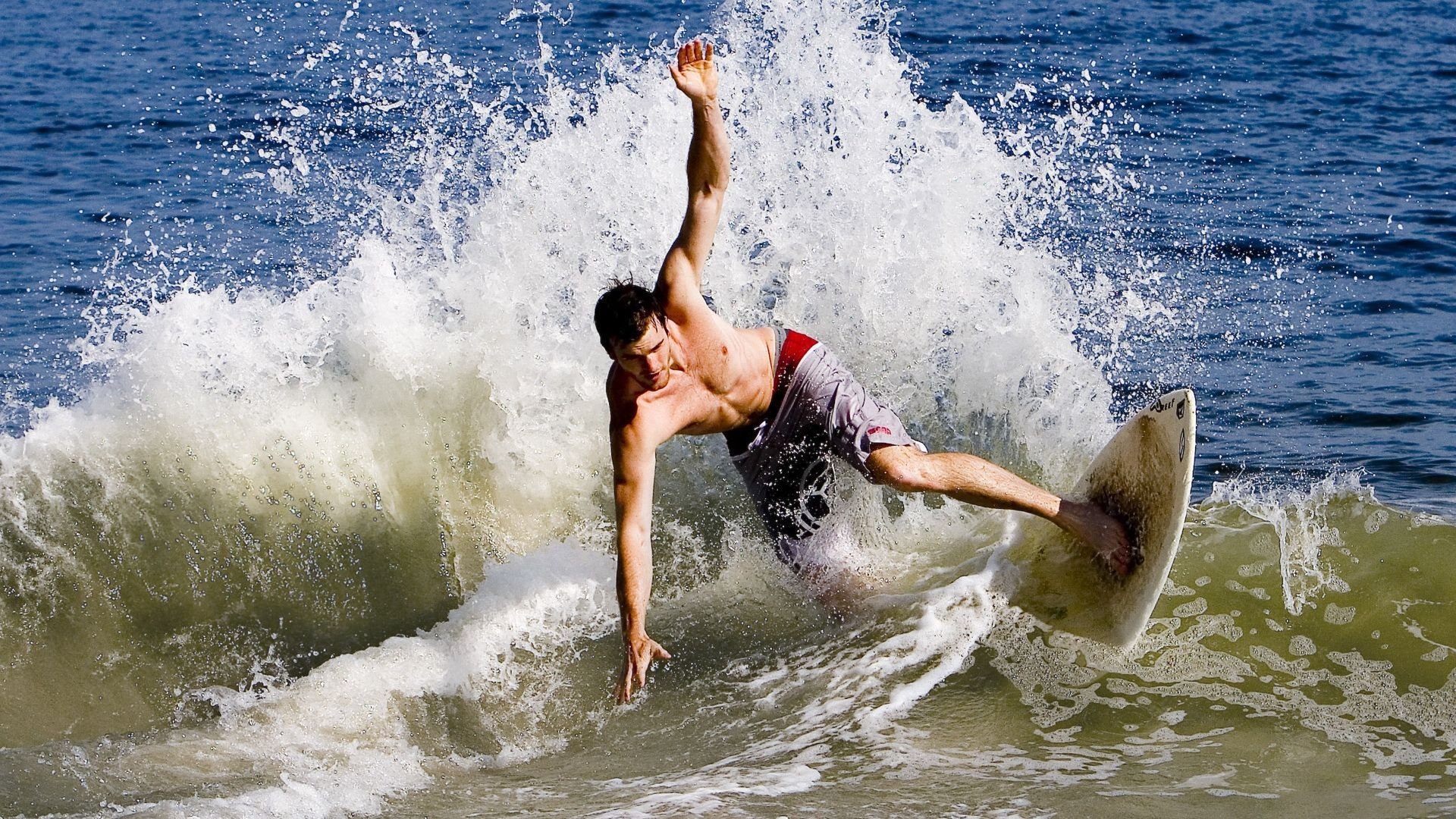 开云官方网站-暴雨五分钟，当阿森纳的闪电战击穿莫德里奇的纸糊防线，暴雨五分钟，阿森纳闪电战洞穿魔笛防线